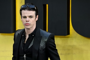 El músico se inspira en leyendas del rock y en sus raíces familiares, para crear un sonido propio y distintivo (REUTERS)