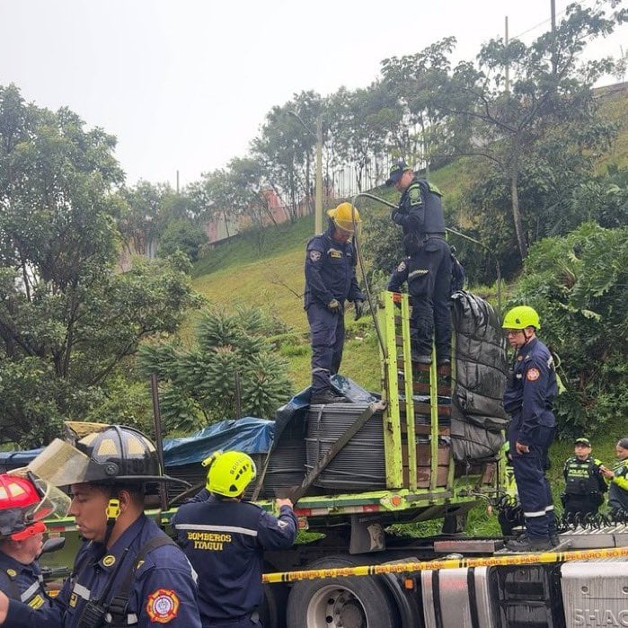 Un polizón falleció aplastado por rollos de varilla corrugada mientras viajaba oculto en un camión entre Barranquilla e Itagüí - crédito Alcaldía Itagüí