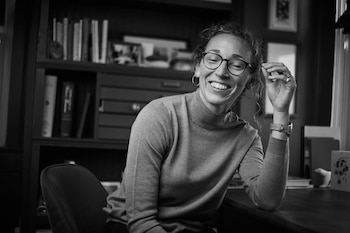 La protagonista Sybil, construida por Evans, refleja una exploración profunda de la memoria, la esperanza y los vínculos humanos a través de cartas - (Gentileza de V&R Editoras)