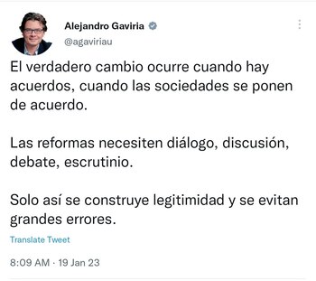 El ministro de Educación le