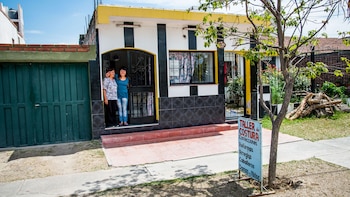 La falta de tiempopara atender un negocio es un factor desfavorable para las mujeres emprendedoras que requieren financiamiento (Foto: Twitter/@promujer)