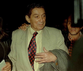 El maestro Rafael Escalona le escribió unos versos dedicados a de la Espriella en 2001, que fueron cantados en París usando la misma melodía de "La casa en el aire", una de sus canciones más recordadas - crédito Colprensa