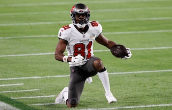 La defensa de Antonio Brown fundamentó su postura en la ley de Florida sobre legítima defensa tras alegar un intento de robo de joyas (REUTERS/Shannon Stapleton)