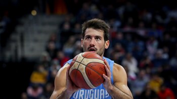 55-77. Uruguay inflige un duro