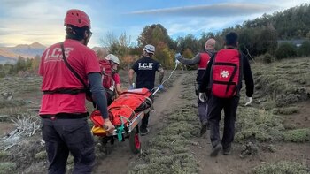 Una mujer se cayó mientras hacía trekking en el Parque Nacional Lanín y tuvo que ser rescatada