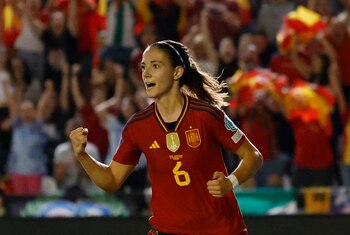 Aitana Bonmatí celebra un gol con España (REUTERS/Marcelo Del Pozo)