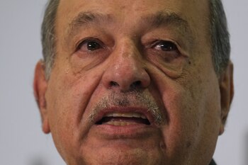 CIUDAD DE MÉXICO, 16OCTUBRE2019. - El ingeniero Carlos Slim Helú, ofreció una conferencia de prensa en la que informó que en total recaudaron dos mil 931 millones de pesos, de los cuales ya se pagaron 946.2, al tiempo que la fundación ya tiene comprometidos mil 75 millones en construcciones pendientes, además egresarán mil 900 millones de pesos para apoyar a las familias damnificadas, instituciones de salud, escuelas y hospitales. Se realizó
en las oficinas de Grupo Financiero Inbursa.
FOTO: GRACIELA LÓPEZ /CUARTOSCURO.COM