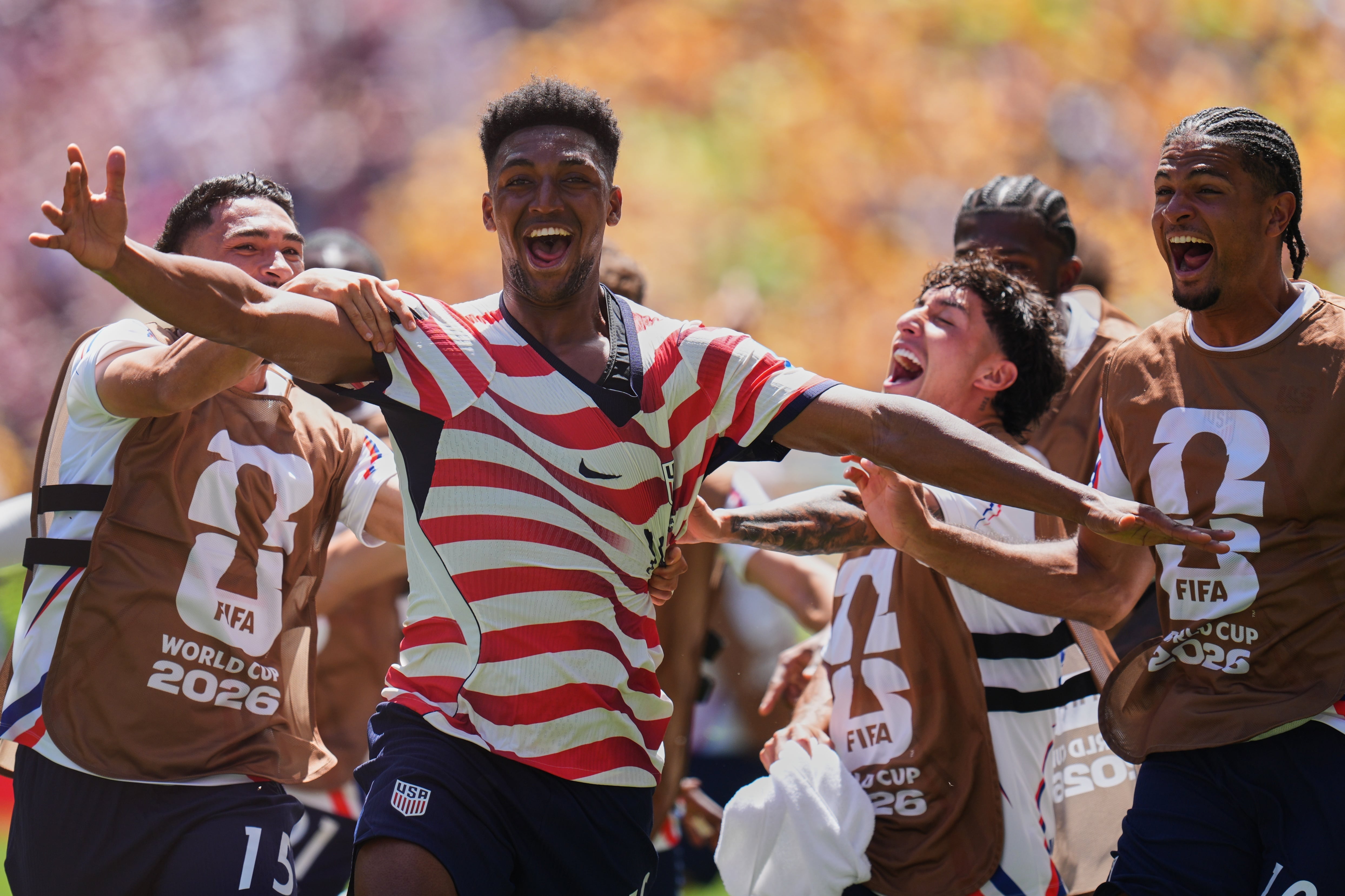 Estados Unidos amarró su calificación a 16vos de final. (AP Foto/Manu Fernández)