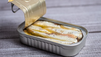 Estas son las personas que no deben comer sardinas en lata