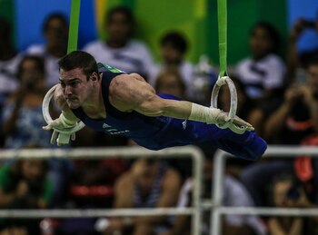 En la imagen, el gimnasta