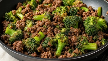 Carne picada con brócoli: la receta keto rica en proteínas ideal para un menú bajo en carbohidratos