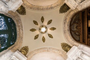 La hermosa lámpara del ingreso