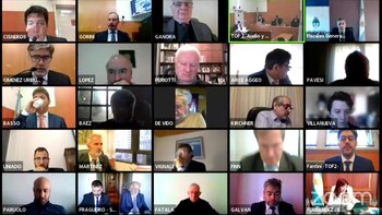 La audiencia virtual por la