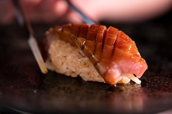 Nigiri de atún