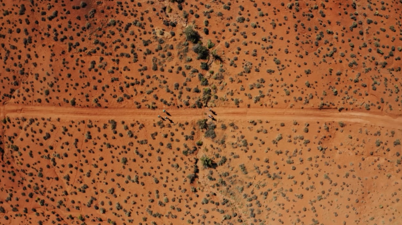 Los atletas que participan del Moab 240 entrenan durante meses para completar casi 400 kilómetros a pie por uno de los terrenos más exigentes del continente (@Destination Trail)