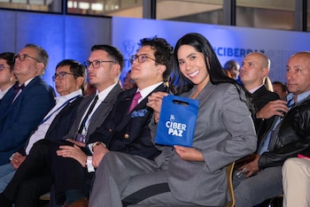 El Ministerio TIC lanzó la estrategia nacional CiberPaz 2026, una iniciativa orientada a fortalecer la protección de niños, niñas y adolescentes en entornos digitales seguros en Colombia.