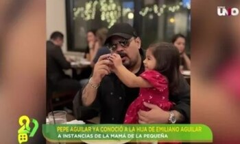 El cantante sostuvo a la