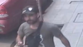 A un año de la última vez que lo vieron, pidieron ayuda para encontrar a un hombre que estaría implicado en un crimen