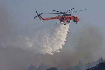 Helicóptero de extinción de incendio.