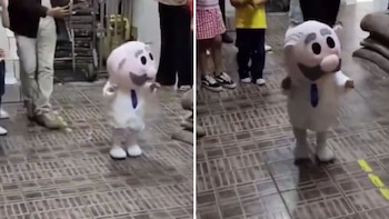 Bebé mexicano celebra su primer cumpleaños disfrazado del Dr. Simi y su reacción al quitarse la cabeza se vuelve viral