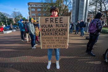 Cartel que pide la liberación