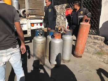 Deja 6 heridos explosión de tanque en Hidalgo; hallan bidones para huachicol