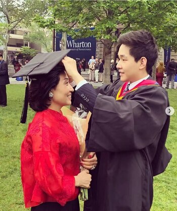 En 2018 se graduó de