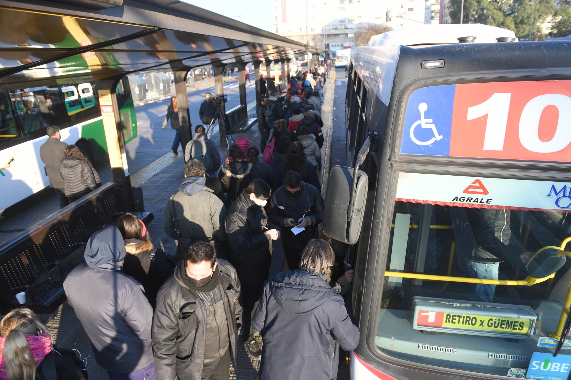La suspensión del boleto integrado en recorridos provinciales elevó el costo de viajar y eliminó beneficios clave para los usuarios del AMBA (Maximiliano Luna)