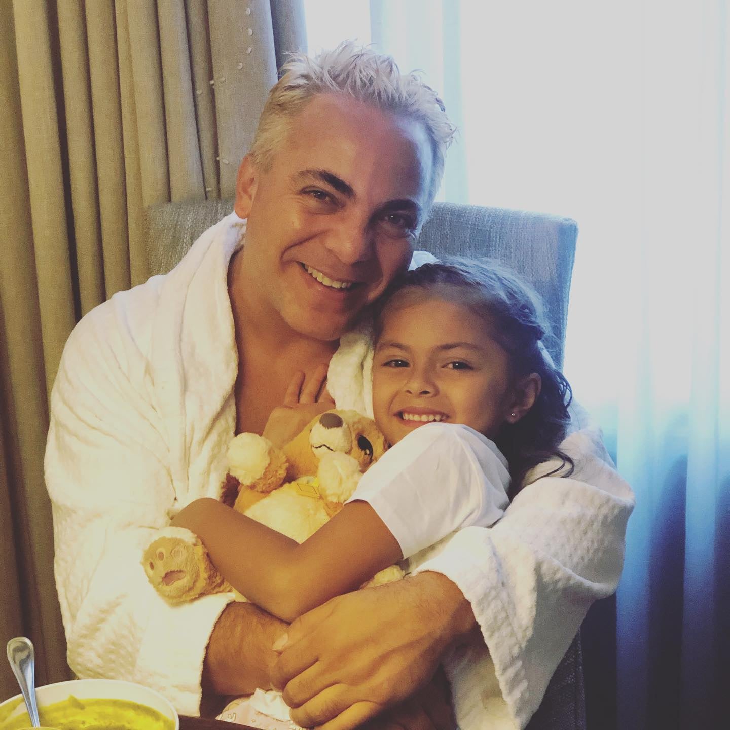 A pesar de los retos, tanto Cristian Castro como Paola Erazo han manifestado su interés en que Rafaela crezca en un entorno de cariño y apoyo. Ig: @rafaelacastroficial