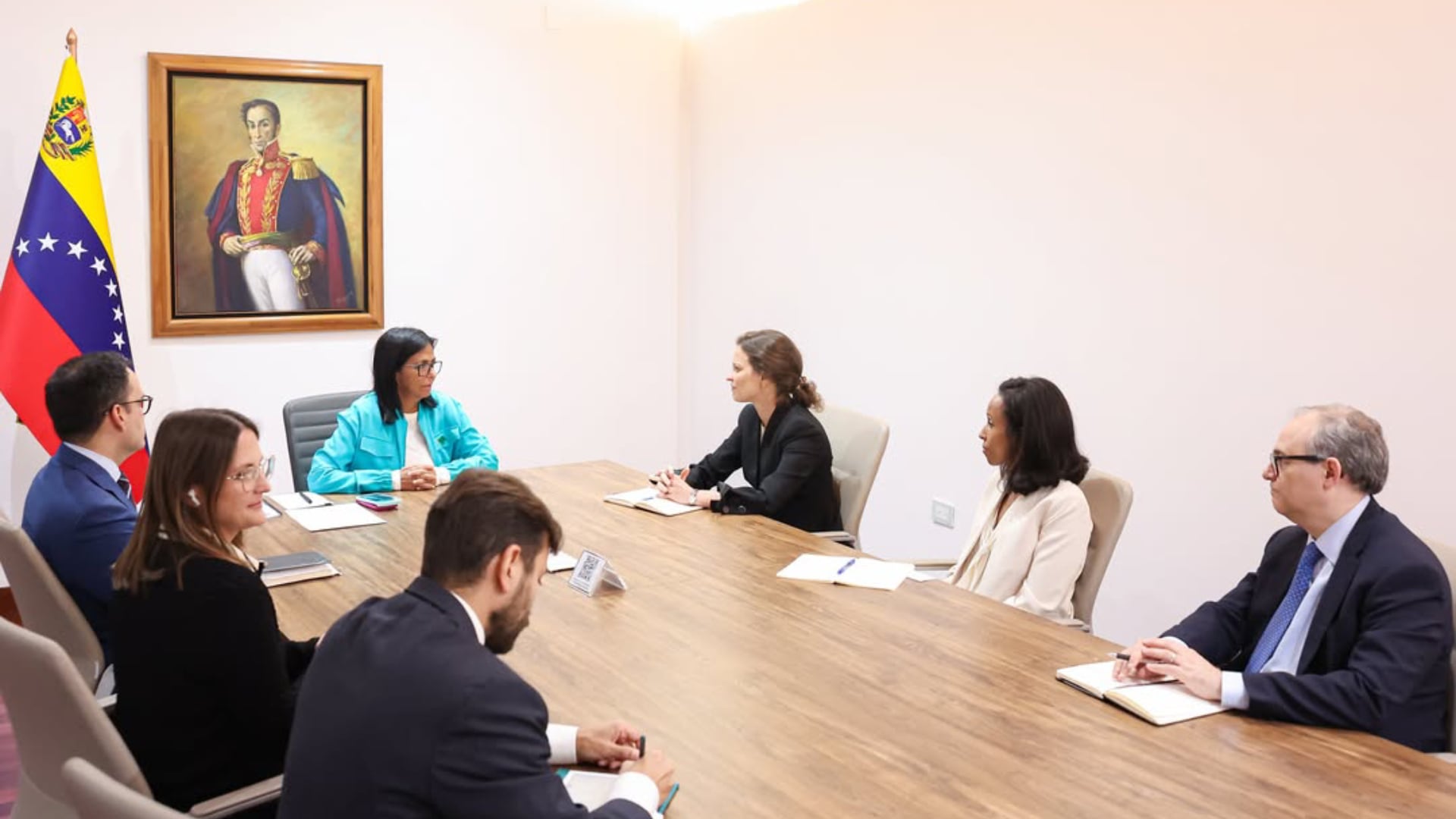 Delcy Rodríguez se reunió en Venezuela con una delegación del Banco Mundial (Presidencia de Venezuela)