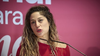 Sumar ve un "auto de