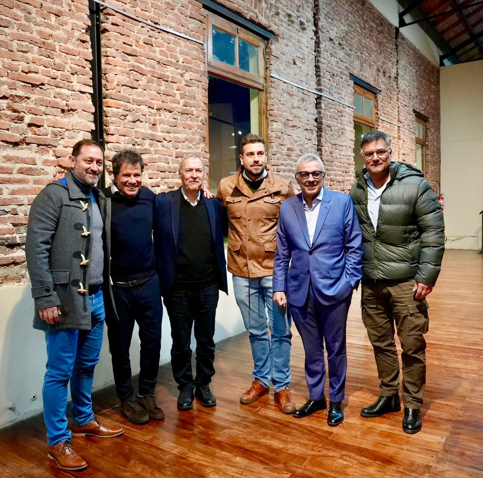Facundo Manes y Juan Schiaretti en La Plata, con dirigentes del PRO, la UCR y el PJ