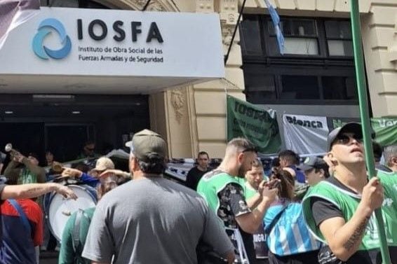 ATE ocupó los edificios de OSFA en reclamo por la reorganización de la obra social de las fuerzas armadas