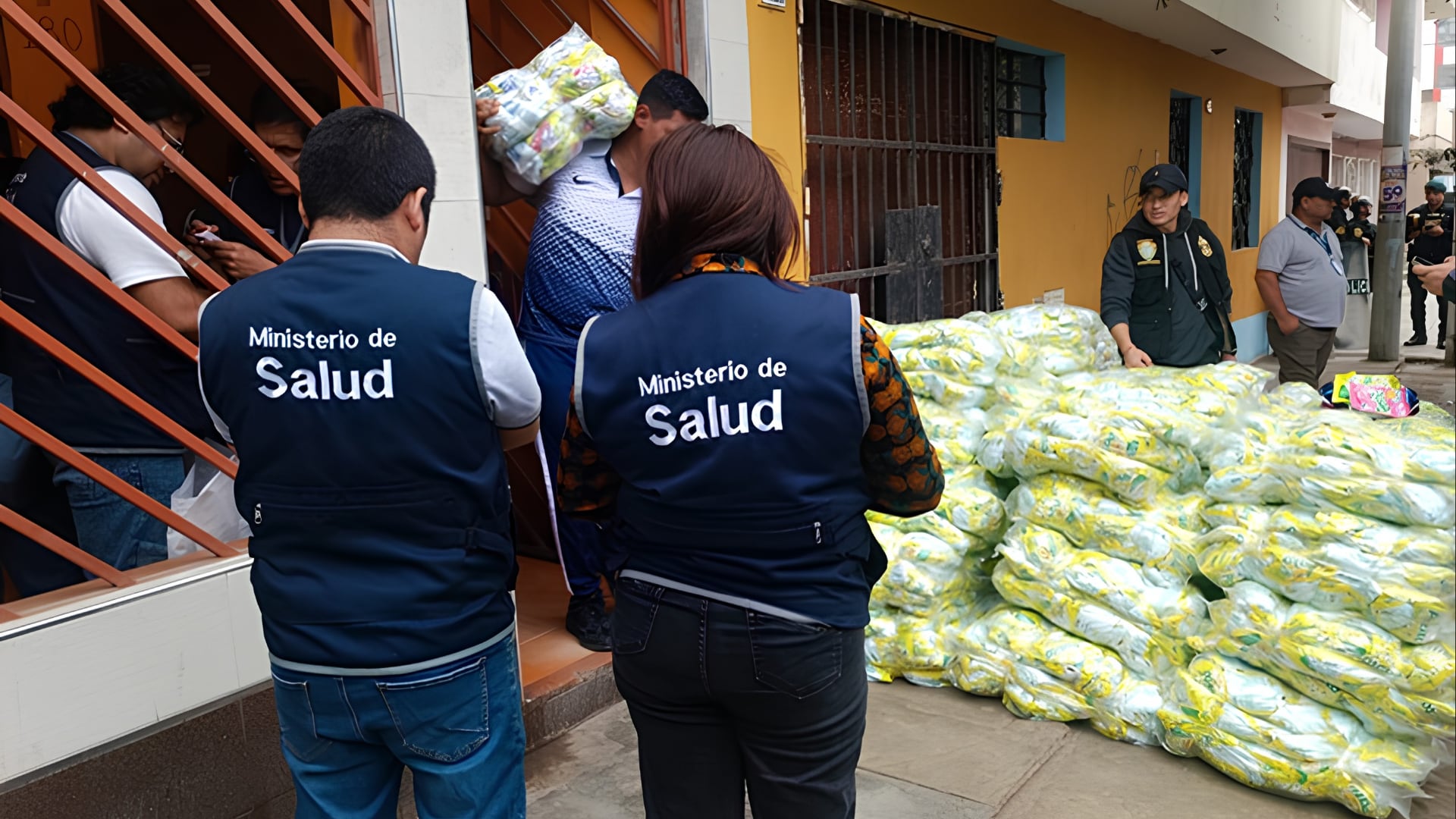 Cinco toneladas de detergentes para ropa de bebé falsificados fueron incautadas en San Juan de Miraflores