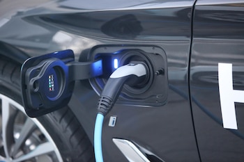 En la imagen de archivo, detalle de un vehículo eléctrico. EFE/Román Rodríguez