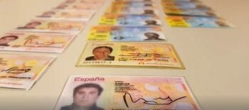 Pixelear firma en DNI. (foto: