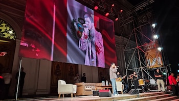 El cantante argentino invitó a todos los asistentes a su esperado concierto en el Estadio Nacional. Infobae Perú: Tomás Ezerskii.