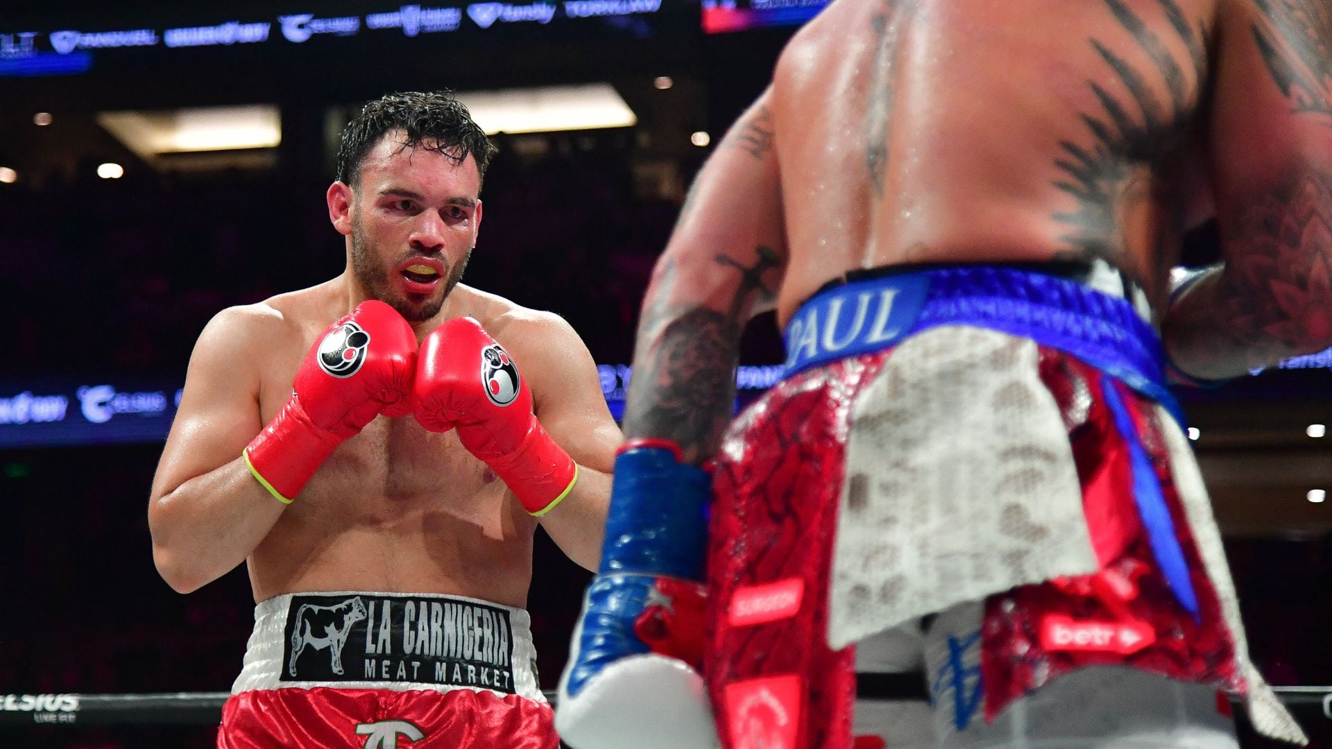 Julio César Chávez Jr. confirmó que su pelea contra el argentino Ángel Sacco será el 24 de enero de 2026 en la Arena Potosí, marcando su regreso tras la liberación provisional que le permite continuar su proceso legal fuera de prisión. (Gary A. Vasquez-Imagn Images via REUTERS)
