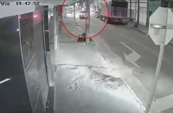 Las víctimas del hurto violento en Puente Aranda reportaron el ataque a las autoridades, aunque no han presentado una denuncia formal - crédito Captura video CityTv
