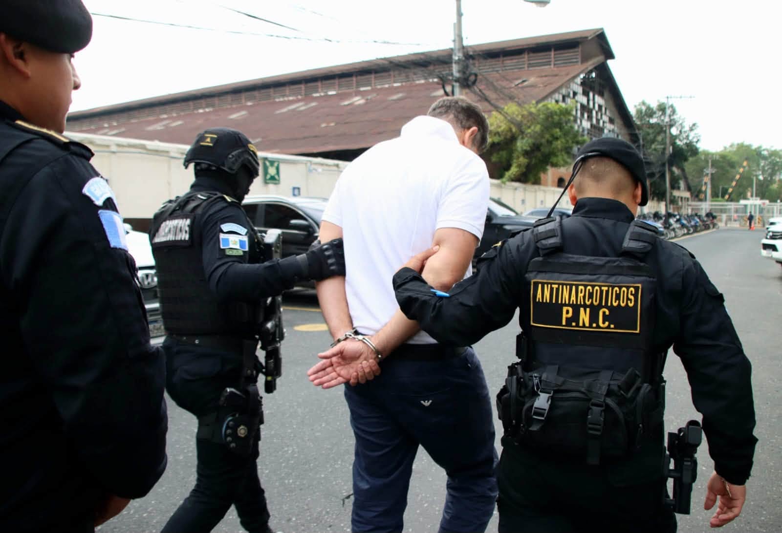La Policía Nacional Civil de Guatemala capturó al piloto aviador Alejandro Beltranena Solís en el Aeropuerto Internacional La Aurora cuando intentaba viajar hacia El Salvador. (PNCdeGuatemala)