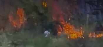 El sujeto tendría responsabilidad en el incendio del Cerro de las Tres Crucen en Belén - crédito Captura de Video YouTube/Aburra Press