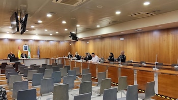 20/04/2026 Juicio con jurado contra un hombre por matar a su mujer y enterrar el cuerpo.
POLITICA