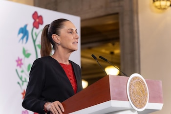 La presidenta Claudia Sheinbaum durante 'La Mañanera' de este jueves. (Crédito: Gobierno de México)