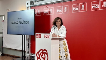 03/09/2026 Carmen Calvo llama a los jóvenes a defender "con valentía" el legado del PSOE ante las "nuevas formas de autoritarismo".
La presidenta del Consejo de Estado, Carmen Calvo, ha reflexionado sobre el legado que deja el casi siglo y medio de existencia del PSOE a las nuevas generaciones que se enfrentan a las "nuevas formas de autoritarismo" que han llegado en un momento como el actual de grandes transformaciones, en el que están en riesgo los derechos que permiten a los ciudadanos vivir mejor.
POLITICA ESPAÑA EUROPA EXTREMADURA