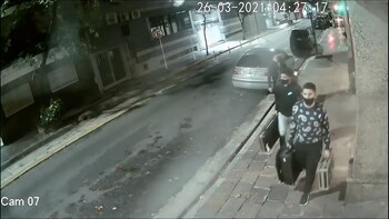 Desvalijaron a una jubilada y escaparon como si fueran una banda de músicos