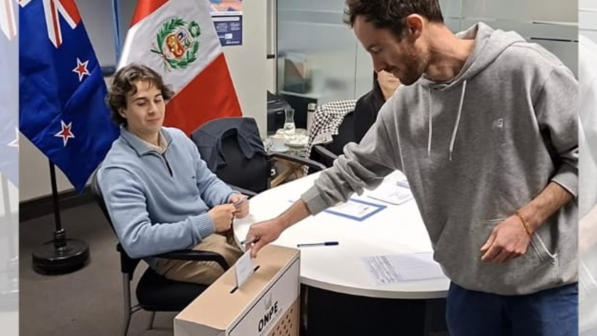 La segunda vuelta presidencial 2026 ya inició para los peruanos residentes en el extranjero debido a la diferencia horaria. Difusión