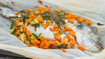 Cómo hacer dorada en papillote