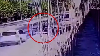 Video: una mujer alcoholizada atropelló