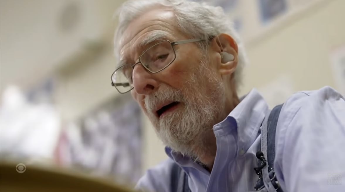 La creación de cerámica representa para Strausman una búsqueda de significado y belleza que no tiene fin, como ocurre con muchos artistas.