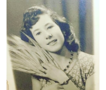 Carmen "Coca" Doña, madre de
